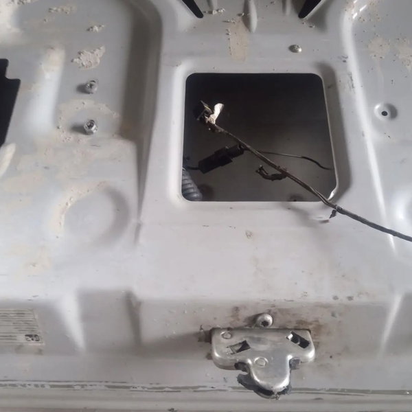 Capo Traseiro Tampa Porta Malas Gm Astra Sedam 2006 Prateado