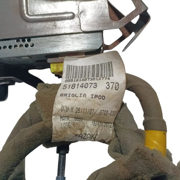 Rádio Som Automotivo Botão Alerta Fiat Punto 2012 Preto E Cromado