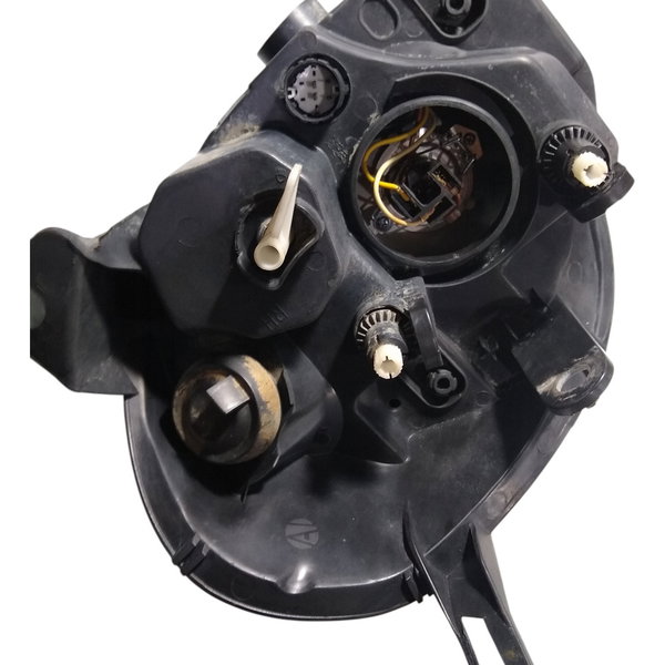 Farol Dianteiro Direito Fiat Punto 2013 Recuperado Direito/passageiro
