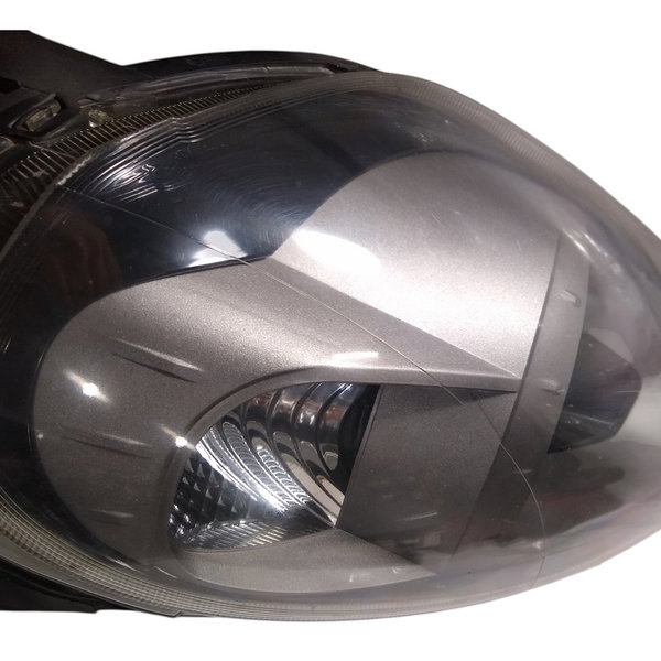 Farol Dianteiro Direito Fiat Punto 2013 Recuperado Direito/passageiro