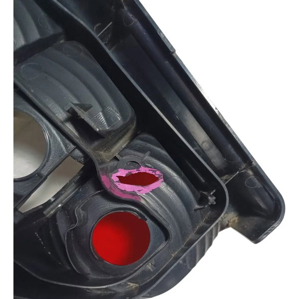 Lanterna Esquerda Fiat Strada 2006 Com Detalhe Esquerdo/motorista Vermelho