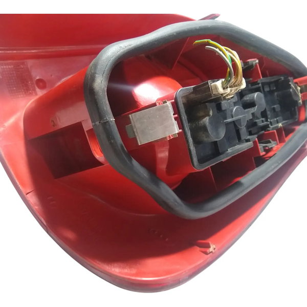 Lanterna Esquerdo Citroen Xsara Picasso 2003 Esquerdo/motorista Vermelho