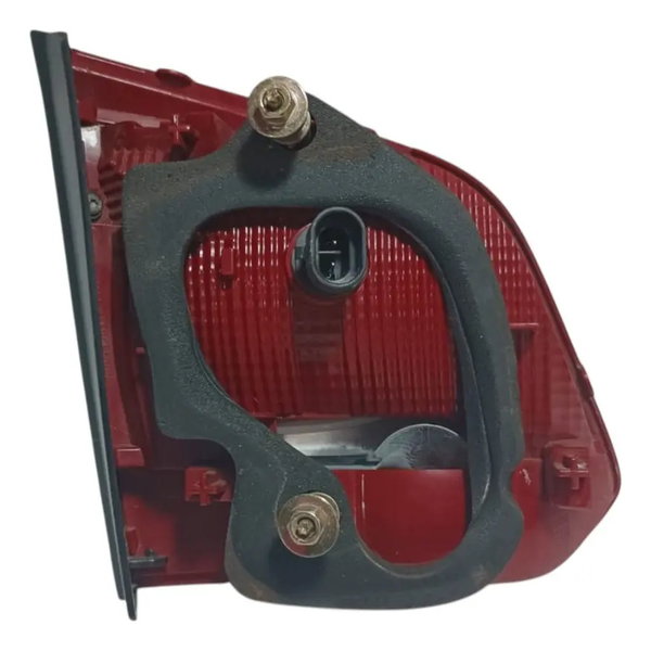 Lanterna Tampa Traseira Lado Direito Vw Spacefox 2014 Direito/passageiro Vermelho