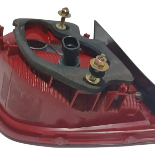 Lanterna Tampa Traseira Lado Direito Vw Spacefox 2014 Direito/passageiro Vermelho