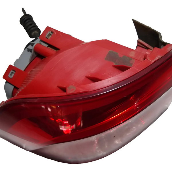Lanterna Traseira Esquerda Vw Fox 2014 Esquerdo/motorista Vermelho
