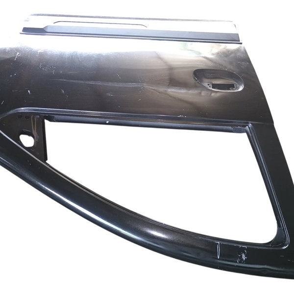 Porta Dianteira Direita Renault Duster 2020 Com Detalhes Dianteira Direito Preto
