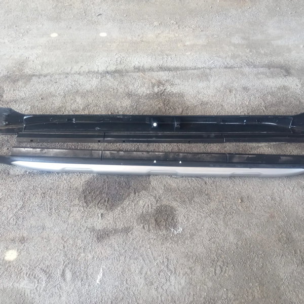 Par De Spoiler Lateral Do Citroen C3 Air Cross 2013 Prata E Preto