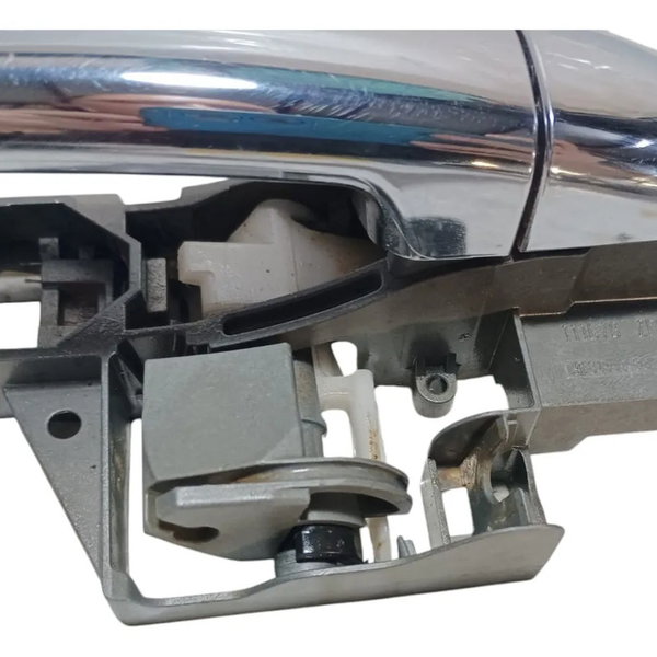 Maçaneta Ext. Porta Dianteira Direita Citroen Aircross 2013 Cromado Dianteira