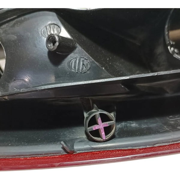 Lanterna Direita Gm Corsa Maxx Hatch 2009 Com Detalhe Direito/passageiro Vermelho