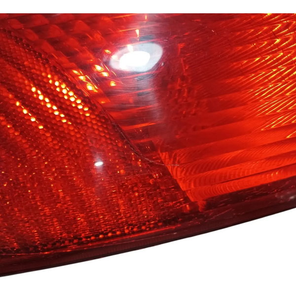 Lanterna Direita Ford Focus 2005 Com Detalhe Direito/passageiro Vermelho