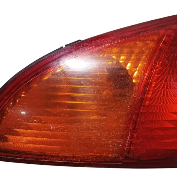 Lanterna Esquerda Ford Focus 2005 Com Detalhe Esquerdo/motorista Vermelho