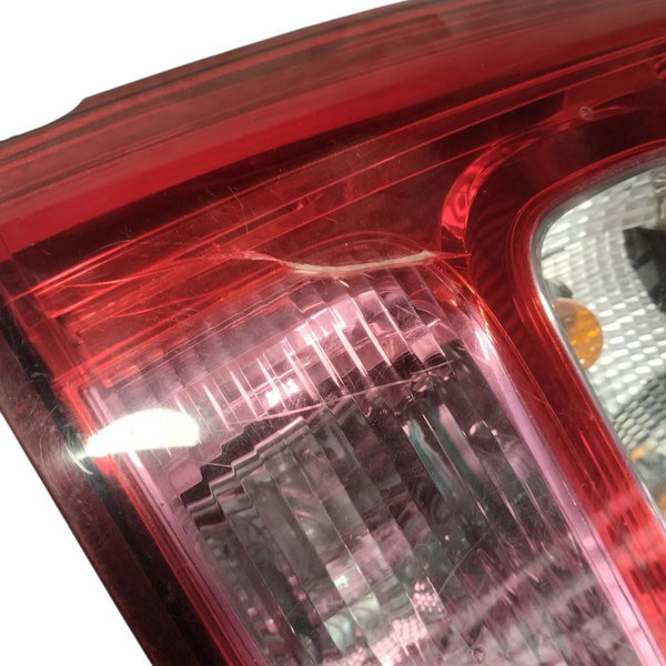 Lanterna Traseira Esquerda Renault Logan 2011 Detalhe Esquerdo/motorista Vermelho