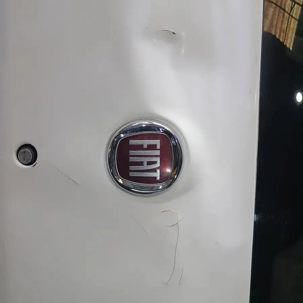 Tampa Capo Traseiro Fiat Uno Vivace 2010 Para Recuperar Branco