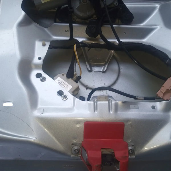 Tampa Capo Traseiro Vw Fox 2005 À 2009 Prateado