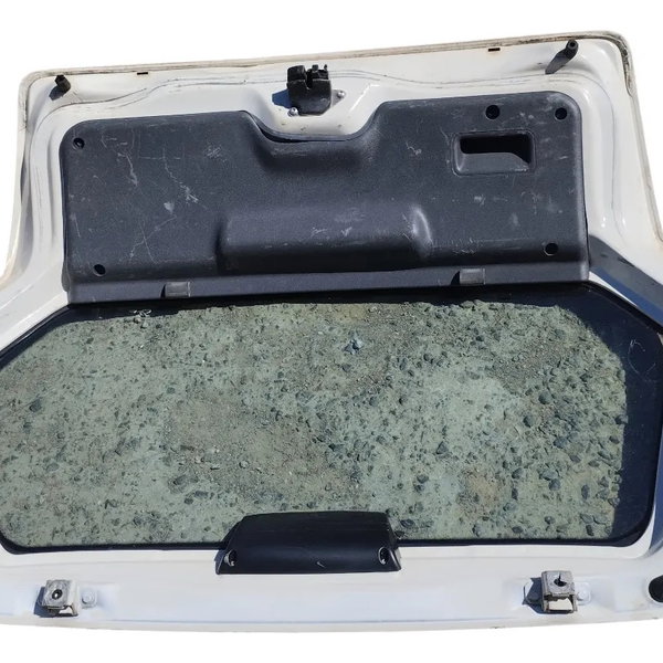 Tampa Porta Malas Fiat Palio 2008 A 2016 Com Detalhe Branco