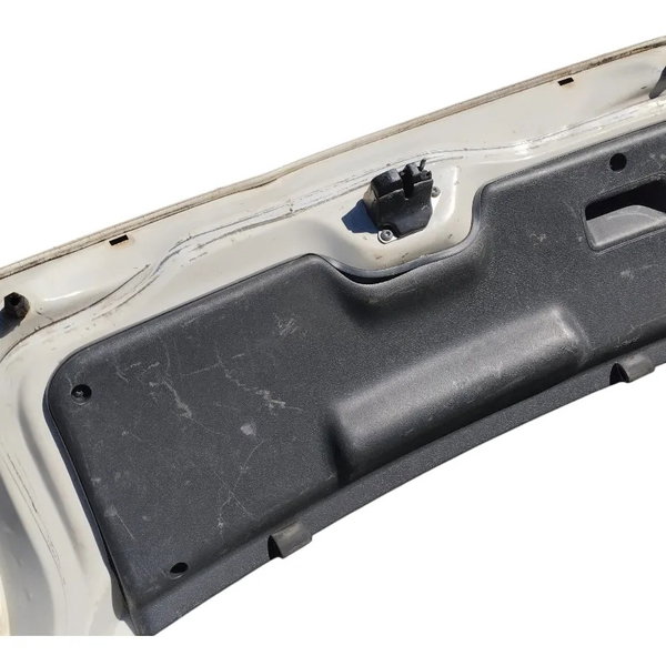 Tampa Porta Malas Fiat Palio 2008 A 2016 Com Detalhe Branco