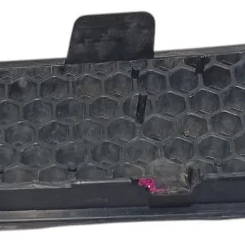Grade Capo Dianteira Esquerda Renault Scenic 2003 C/ Detalhe Preto Brilhante