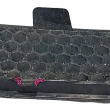 Grade Capo Dianteira Direita Renault Scenic 2003 C/ Detalhe Preto Brilhante
