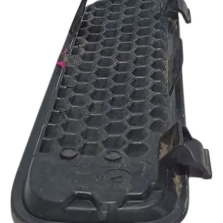Grade Capo Dianteira Direita Renault Scenic 2003 C/ Detalhe Preto Brilhante