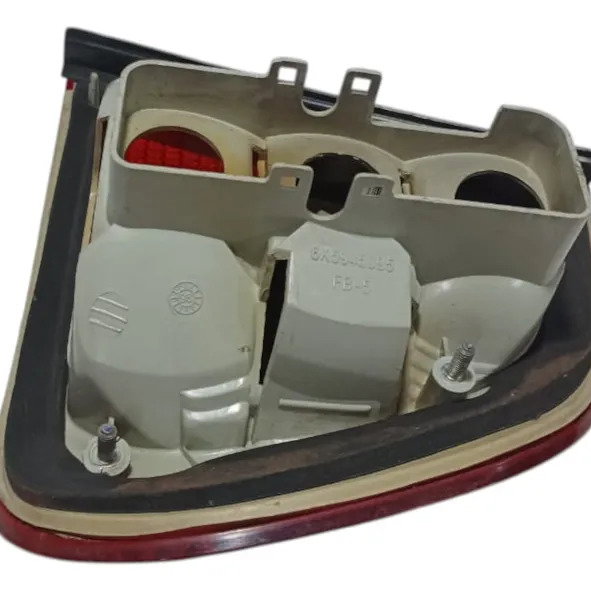 Lanterna Esquerda Seat Cordoba 1998 Esquerdo/motorista Vermelha E Preta