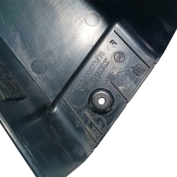 Acabamento Externo Coluna Direita Renault Megane 2008