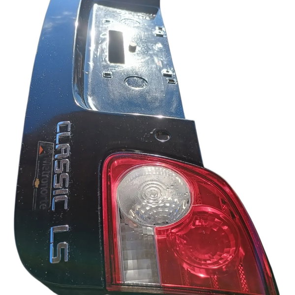Moldura Acabamento Lanternas Porta Malas Gm Corsa Ls 2011