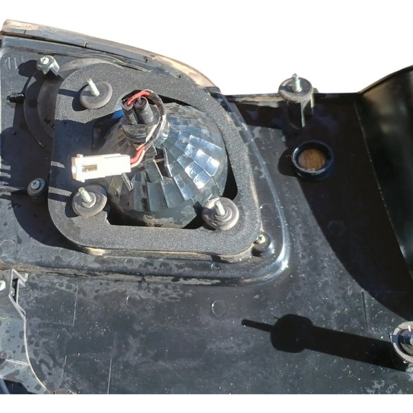 Moldura Acabamento Lanternas Porta Malas Gm Corsa Ls 2011