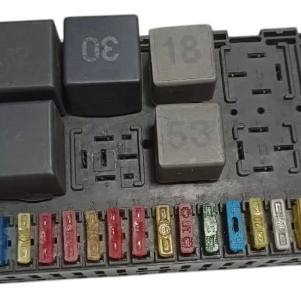 Caixa De Fusível Vw Golf 1996