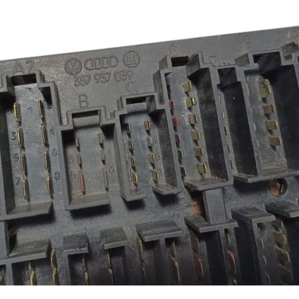 Caixa De Fusível Vw Golf 1996