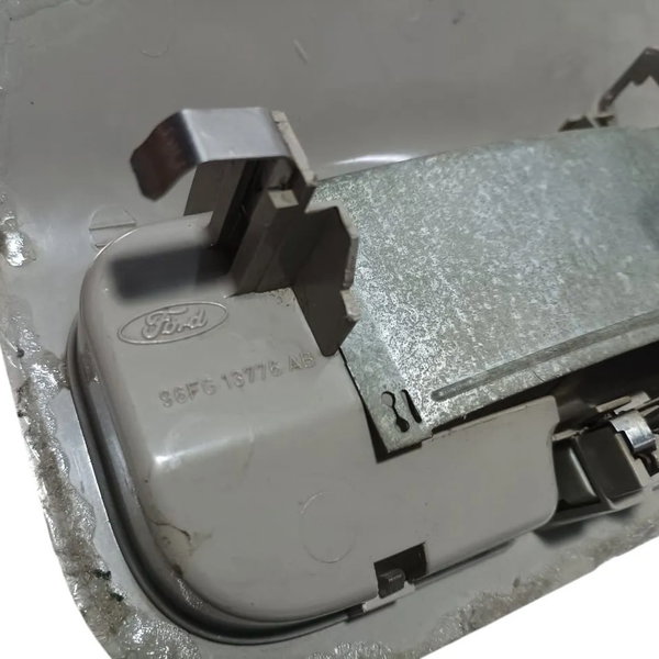 Luz De Teto Ford Fiesta 2001