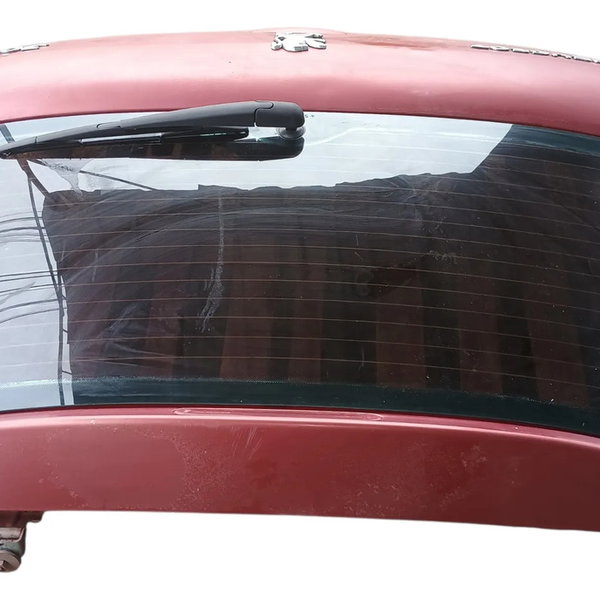 Tampa Traseira Do Pegeot 307 2010 Hatch Vermelho