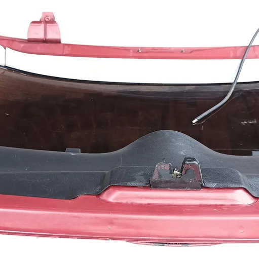 Tampa Traseira Do Pegeot 307 2010 Hatch Vermelho
