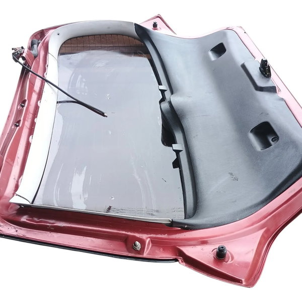 Tampa Traseira Do Pegeot 307 2010 Hatch Vermelho