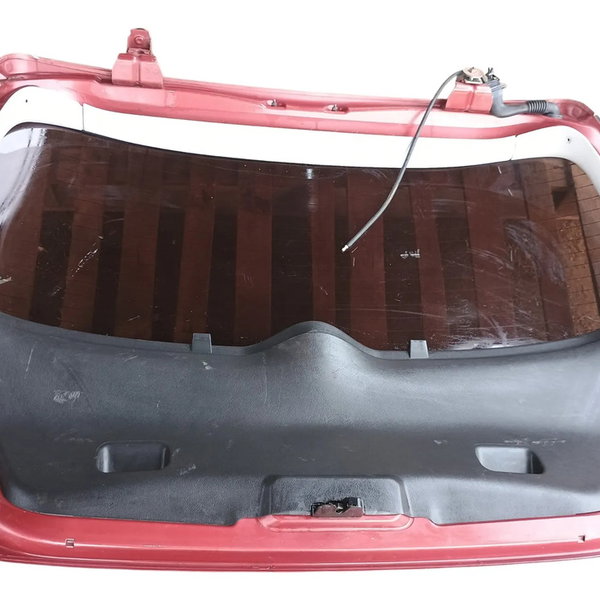 Tampa Traseira Do Pegeot 307 2010 Hatch Vermelho