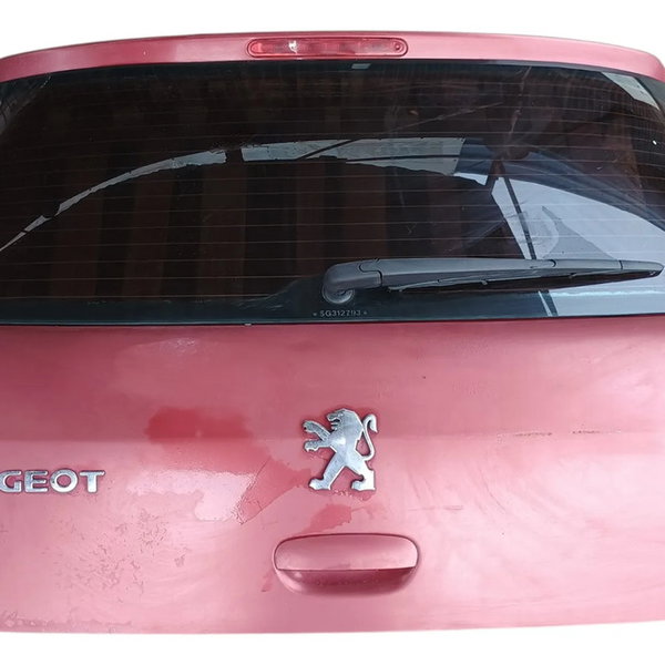 Tampa Traseira Do Pegeot 307 2010 Hatch Vermelho