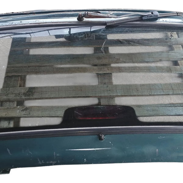 Tampa Traseira Vw Santana Quantum 99 Pra Recuperar Verde