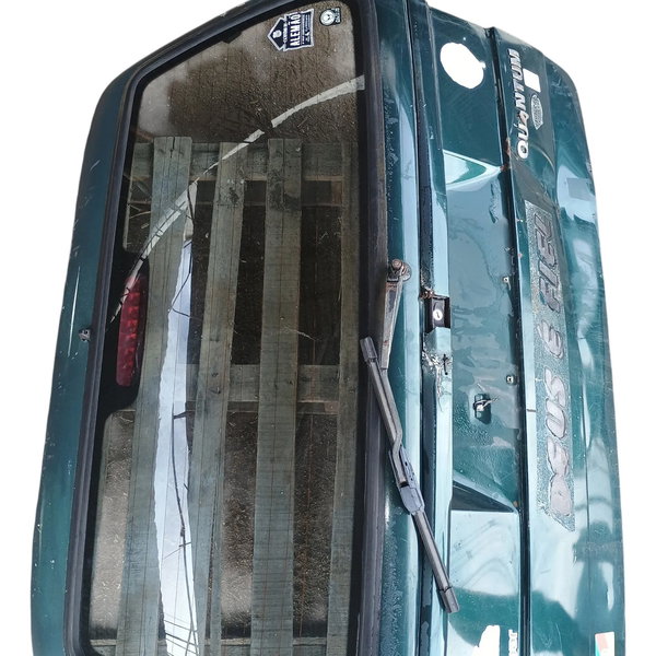 Tampa Traseira Vw Santana Quantum 99 Pra Recuperar Verde