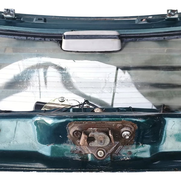 Tampa Traseira Vw Santana Quantum 99 Pra Recuperar Verde