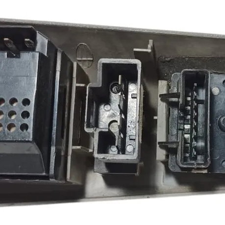 Botão Vidro Porta Dianteira Esquerda Gm Blazer 1999 Detalhes