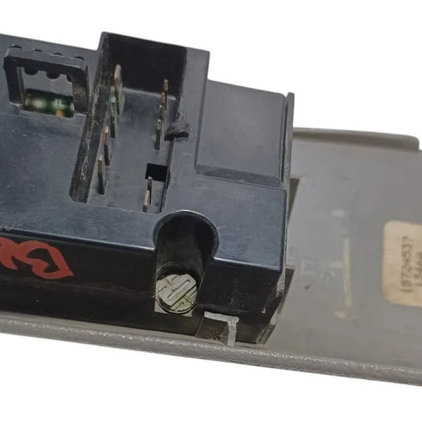 Botão Vidro Porta Dianteira Esquerda Gm Blazer 1999 Detalhes