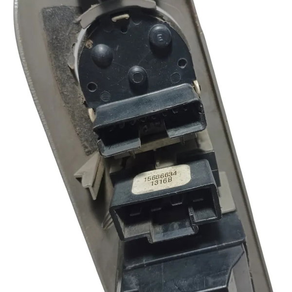 Botão Vidro Porta Dianteira Esquerda Gm Blazer 1999 Detalhes