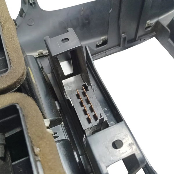 Moldura Central Painel Difusor Botão Alerta Vw Spacefox 2010 Preto