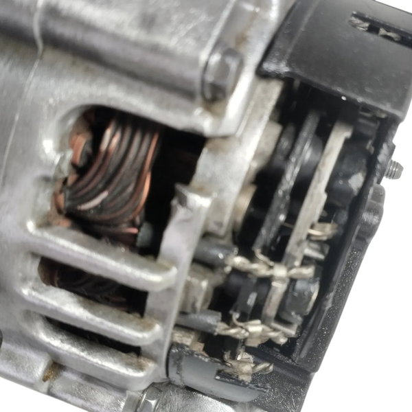 Alternador Renault Sandero/logan 1.0 16v Com Detalhe