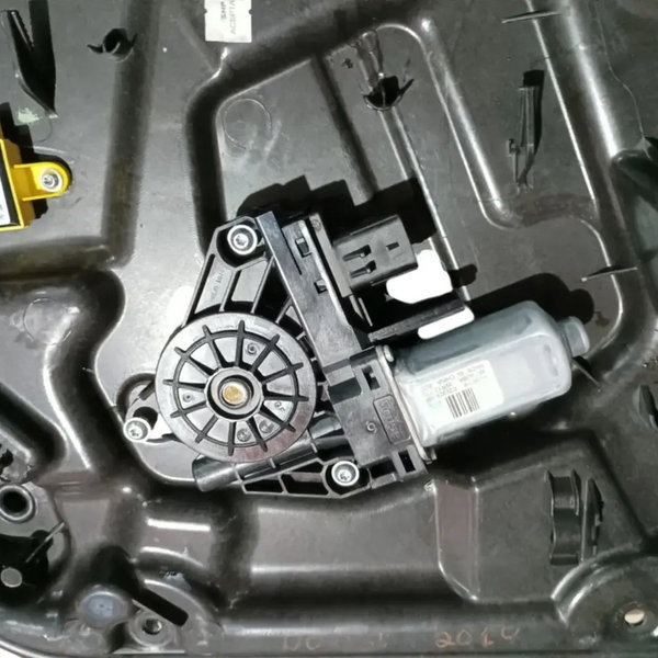 Máquina Vidro Porta Dianteira Esquerda Dodge Journey 12/18