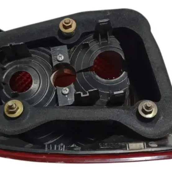 Lanterna Direita Vw Polo Sedan 2007 A 2014 (canto) Direito/passageiro Vermelho