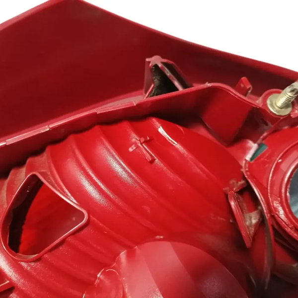 Lanterna Traseira Direita 307 Hatch 2001 A 2006 Com Detalhe Direito/passageiro Vermelho