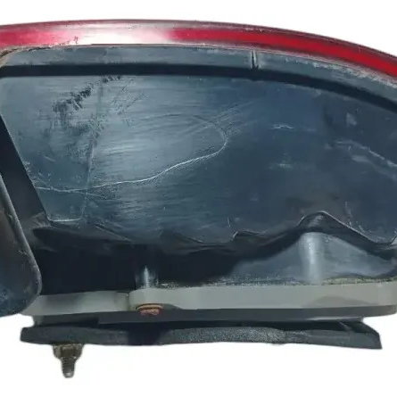 Lanterna Traseira Esquerda Stilo 2003 A 2007 Esquerdo/motorista Vermelho