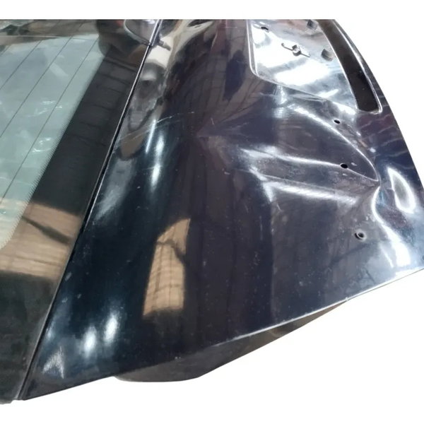 Tampa Traseira Clio Hatch 2000 2001 A 2006 Esmeralda Detalhe