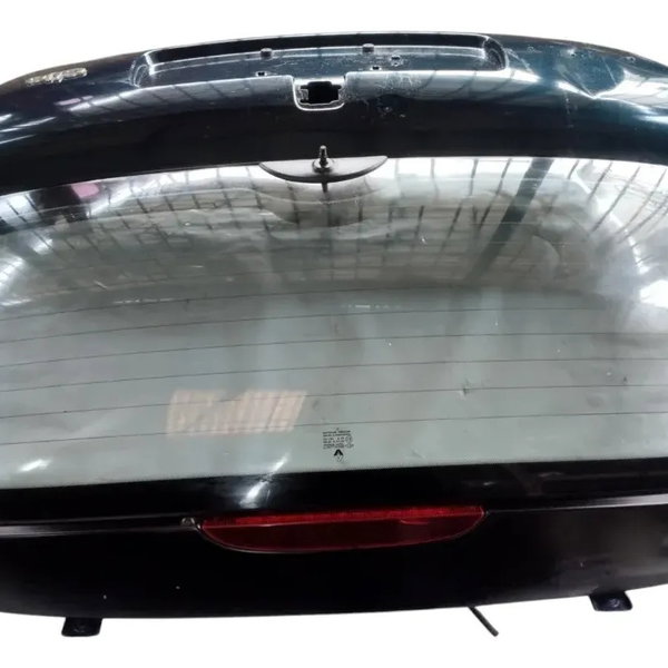 Tampa Traseira Clio Hatch 2000 2001 A 2006 Esmeralda Detalhe