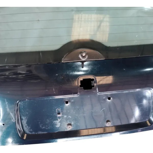 Tampa Traseira Clio Hatch 2000 2001 A 2006 Esmeralda Detalhe